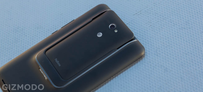 Illustration for article titled This Transforming Tablet-Phone Combo Costs Just $200